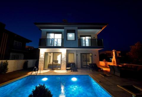 Demre’de Doğa Manzaralı Özel Havuzlu Villa - V4001